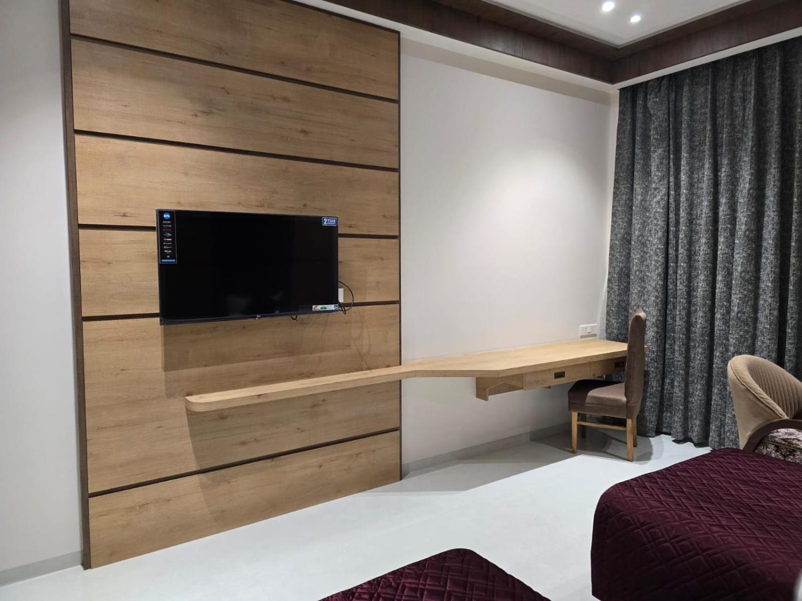 Nirvana Grand Hotel & Resort Гая Экстерьер фото
